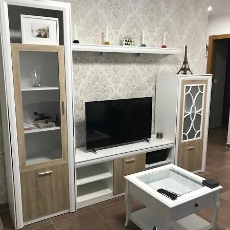 Apartment - 2 Bedrooms - 60210 Lejlighed Raxó